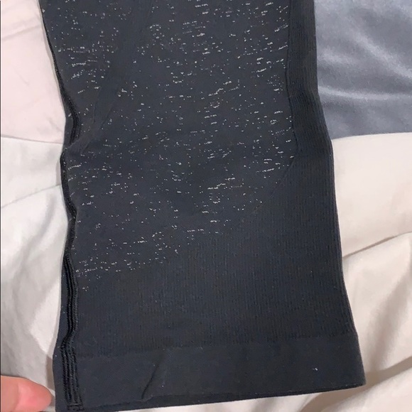 Lululemon keep the heat capris - Picture 5 of 5